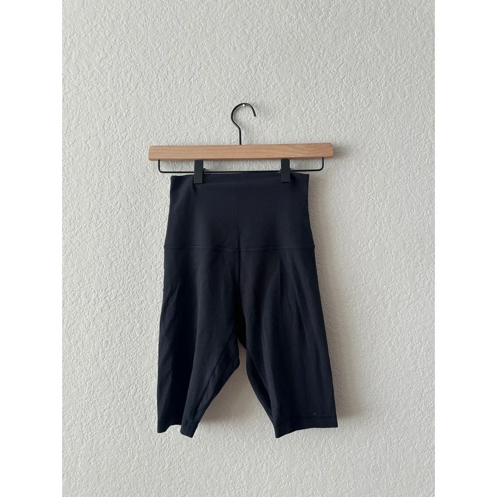 Lululemon High Rise Black Biker Shorts Women's Size 4 Athletic - Picture 1 of 3